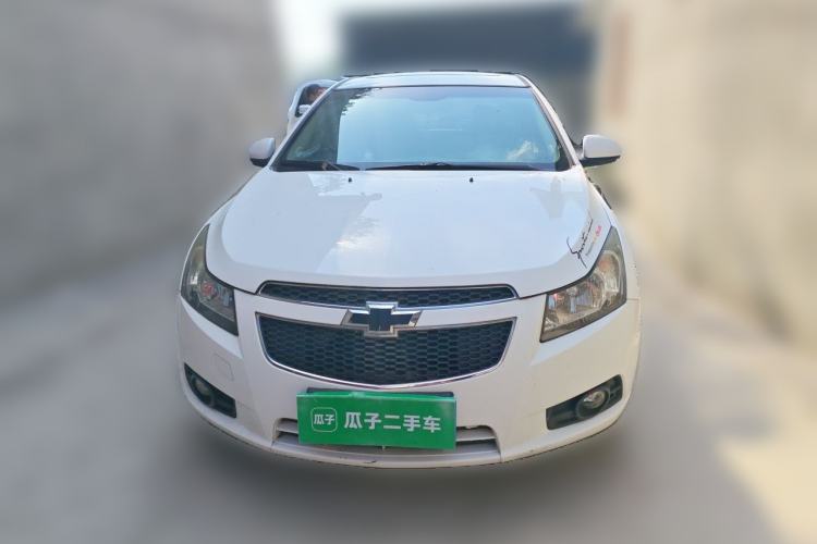 Used Chevrolet Cruze 2013 Hatchback 1.6L Manual Luxury Model Front