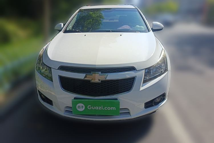 Used Chevrolet Cruze 2013 Hatchback 1.6L Manual Luxury Model Front
