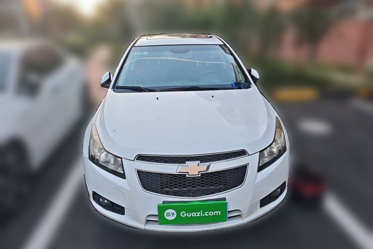 Used Chevrolet Cruze 2013 Hatchback 1.6L Automatic Luxury Model Front
