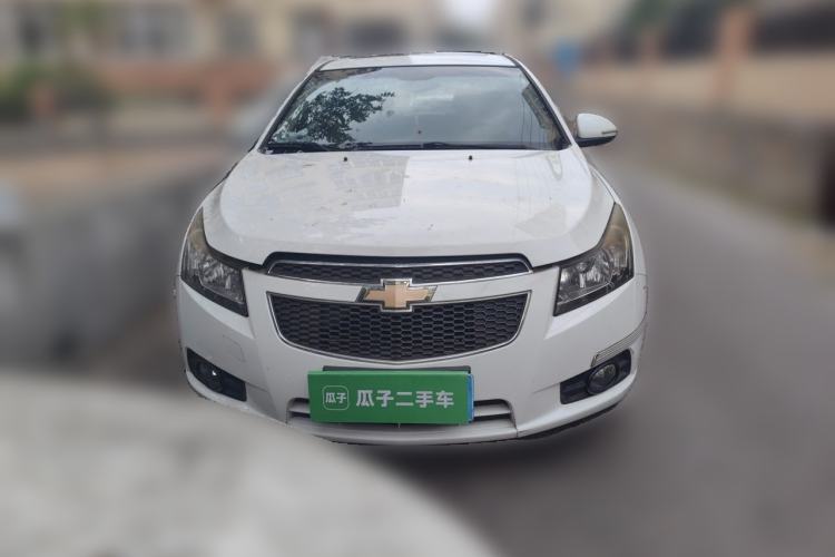 Used Chevrolet Cruze 2013 Hatchback 1.6L Manual Luxury Model Front