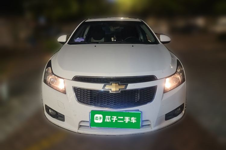 Used Chevrolet Cruze 2013 Hatchback 1.6L Automatic Luxury Model Front
