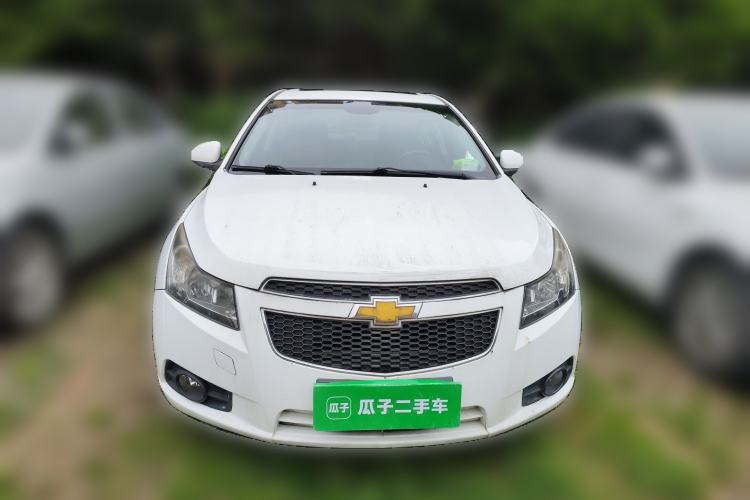 Used Chevrolet Cruze 2013 Hatchback 1.6L Manual Luxury Model Front