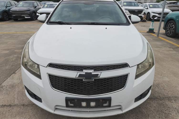 Used Chevrolet Cruze 2013 1.6L SE MT Front