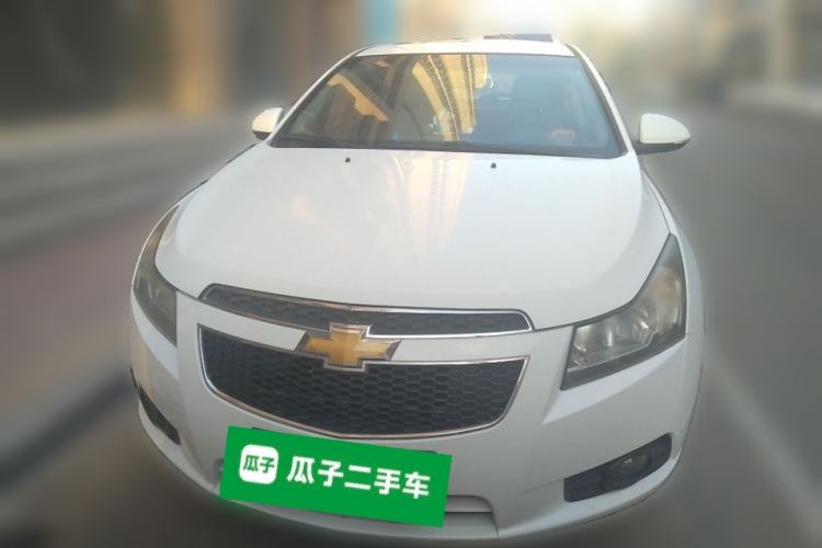 Used Chevrolet Cruze 2013 Hatchback 1.6L Manual Luxury Model Front