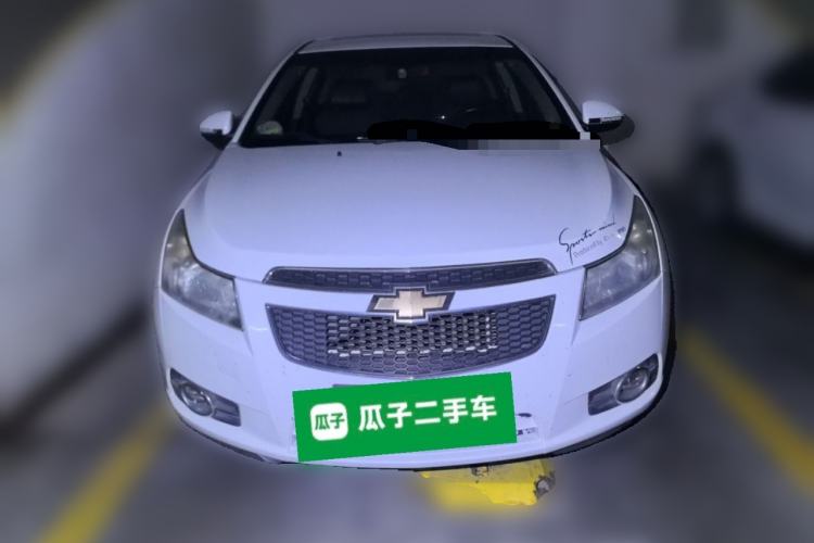 Used Chevrolet Cruze 2013 Hatchback 1.6L Manual Luxury Model Front