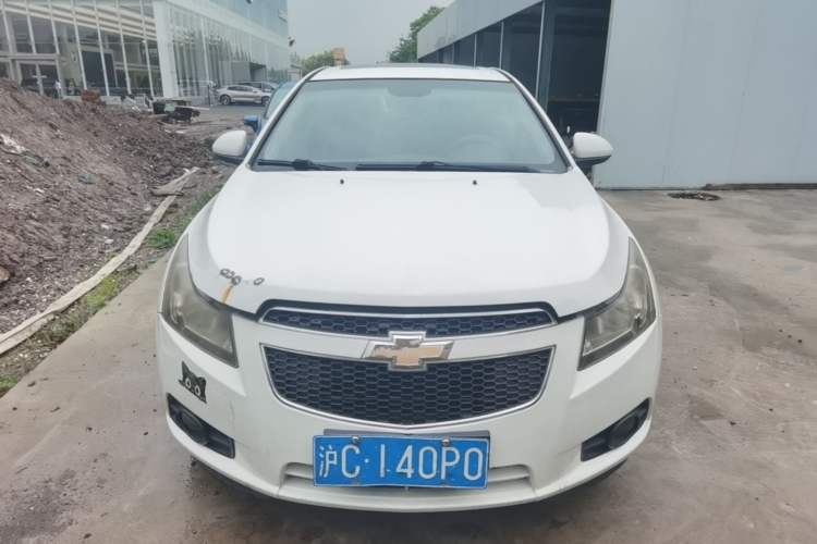 Used Chevrolet Cruze 2013 Hatchback 1.6L Manual Luxury Model Front