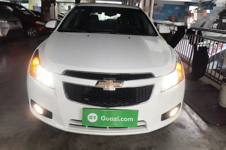 Used Chevrolet Cruze 2013 Hatchback 1.6L Automatic Luxury Model Front