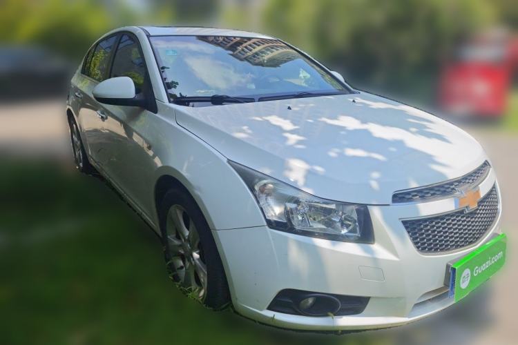 Used Chevrolet Cruze 2013 Hatchback 1.6T Automatic Flagship Model Front Right 45 Deg