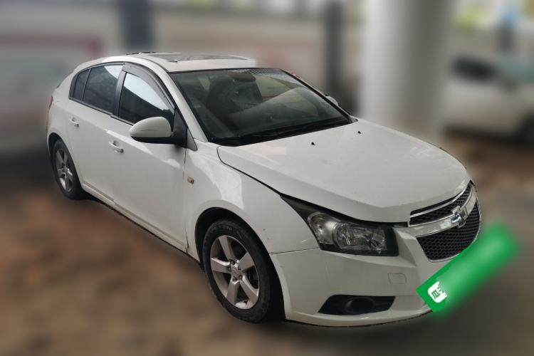 Used Chevrolet Cruze 2013 Hatchback 1.6L Automatic Luxury Model Front Right 45 Deg