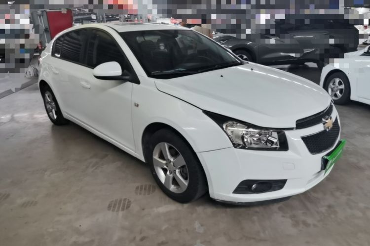 Used Chevrolet Cruze 2013 Hatchback 1.6L Automatic Luxury Model Front Right 45 Deg