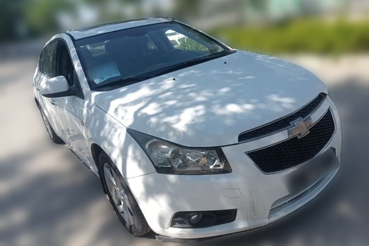 Used Chevrolet Cruze 2013 Hatchback 1.6T Automatic Flagship Model Front Right 45 Deg