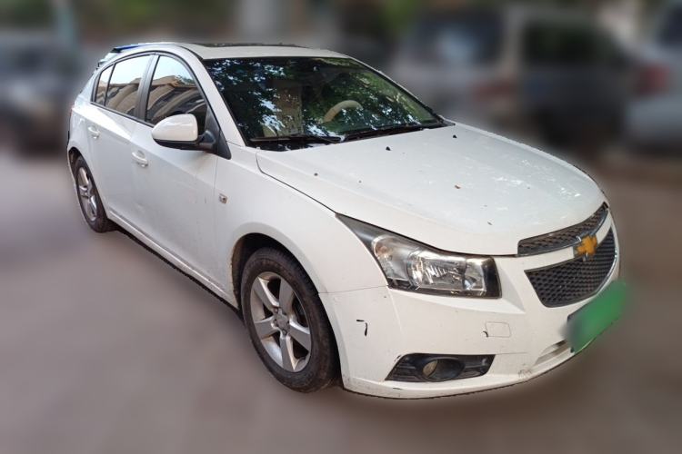 Used Chevrolet Cruze 2013 Hatchback 1.6L Automatic Luxury Model Front Right 45 Deg