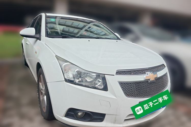 Used Chevrolet Cruze 2013 Hatchback 1.6T Automatic Flagship Model Front Right 45 Deg
