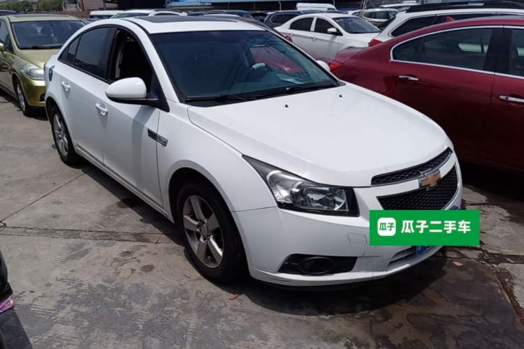 Used Chevrolet Cruze 2013 1.6L SE MT Front Right 45 Deg