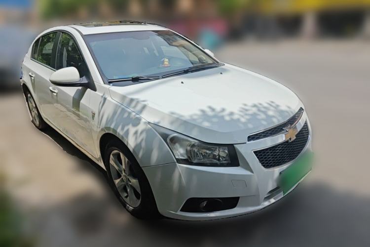 Used Chevrolet Cruze 2013 Hatchback 1.6T Automatic Flagship Model Front Right 45 Deg