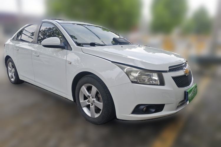 Used Chevrolet Cruze 2013 1.6L SE MT Front Right 45 Deg