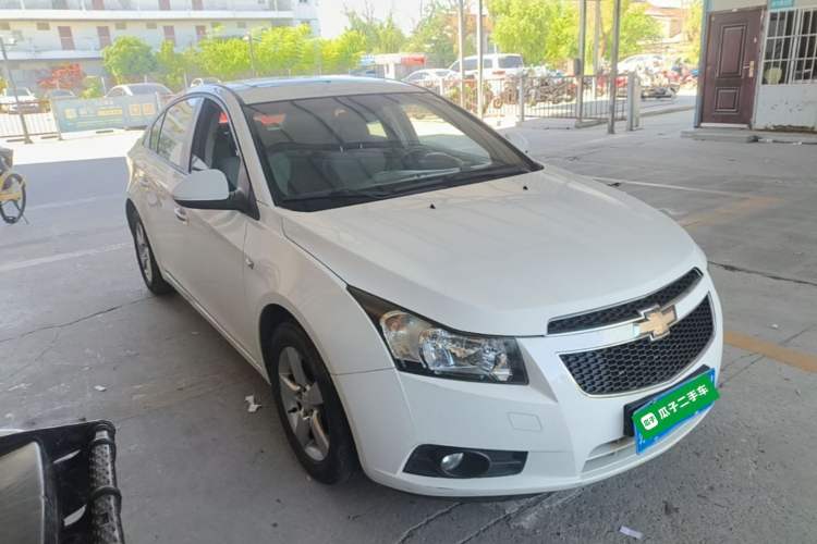 Used Chevrolet Cruze 2013 1.6L SE MT Front Right 45 Deg