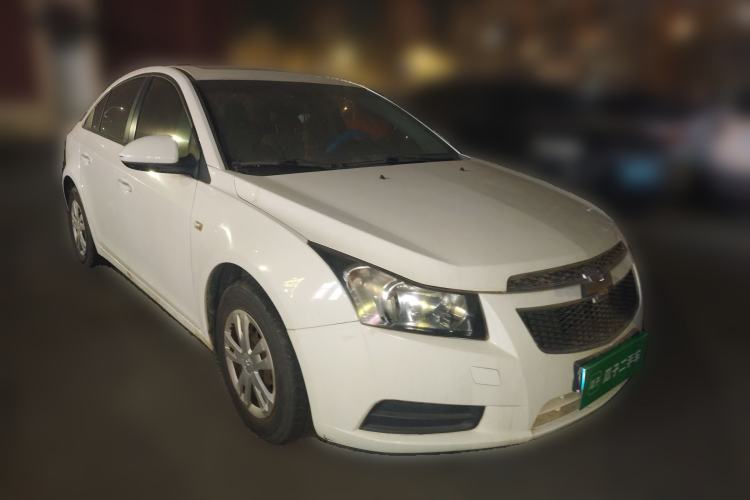 Used Chevrolet Cruze 2013 1.6L SL Sunroof Edition MT Front Right 45 Deg