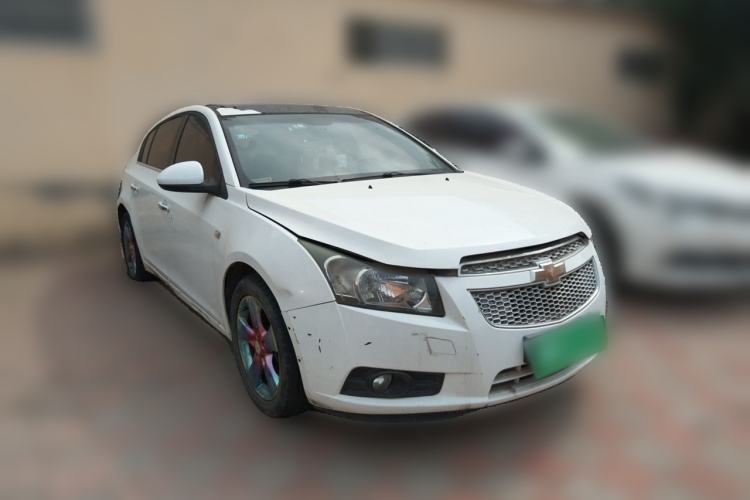 Used Chevrolet Cruze 2013 Hatchback 1.6T Automatic Flagship Model Front Right 45 Deg