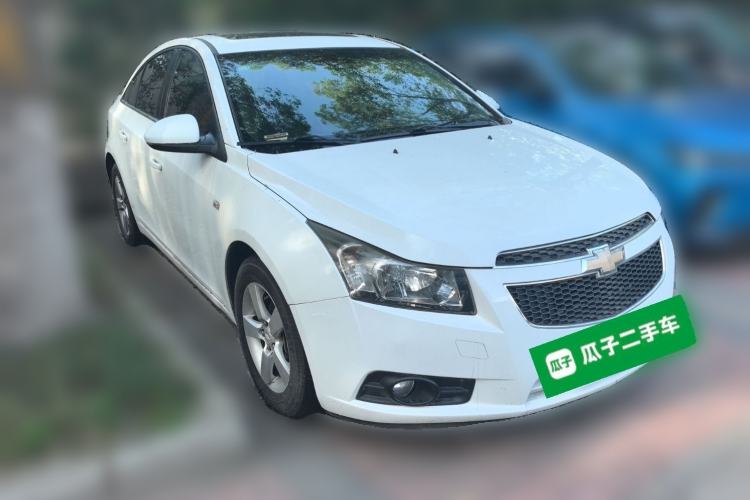 Used Chevrolet Cruze 2013 1.6L SL Grand Edition Manual Transmission Front Right 45 Deg