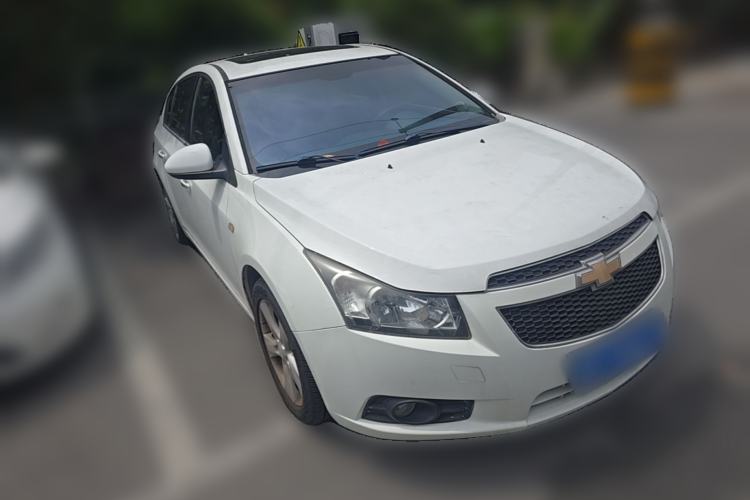 Used Chevrolet Cruze 2013 Hatchback 1.6T Automatic Flagship Model Front Right 45 Deg