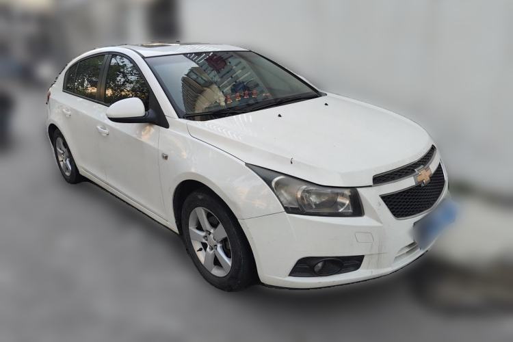 Used Chevrolet Cruze 2013 Hatchback 1.6L Automatic Luxury Model Front Right 45 Deg