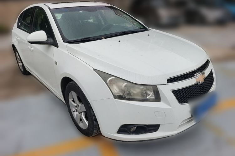 Used Chevrolet Cruze 2013 Hatchback 1.6L Automatic Luxury Model Front Right 45 Deg