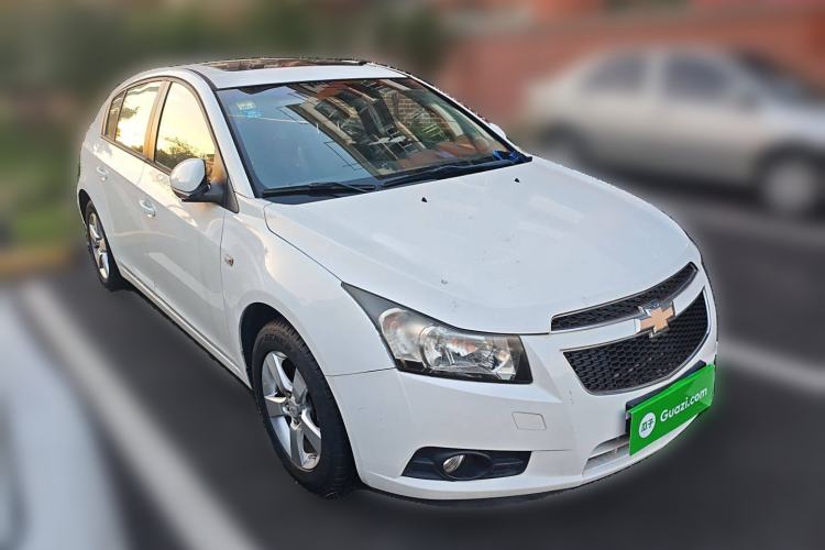 Used Chevrolet Cruze 2013 Hatchback 1.6L Automatic Luxury Model Front Right 45 Deg