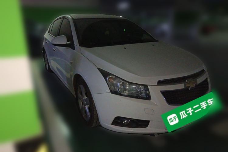 Used Chevrolet Cruze 2013 Hatchback 1.6T Automatic Flagship Model Front Right 45 Deg