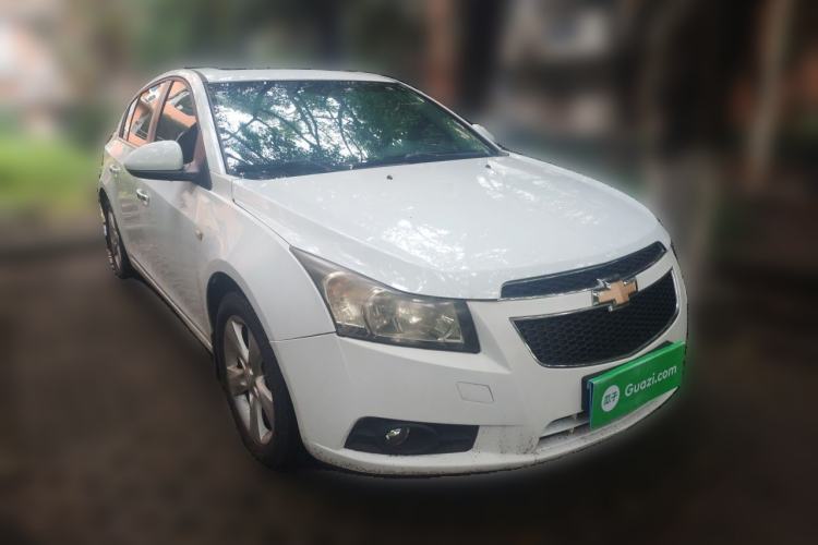 Used Chevrolet Cruze 2013 Hatchback 1.6T Automatic Flagship Model Front Right 45 Deg