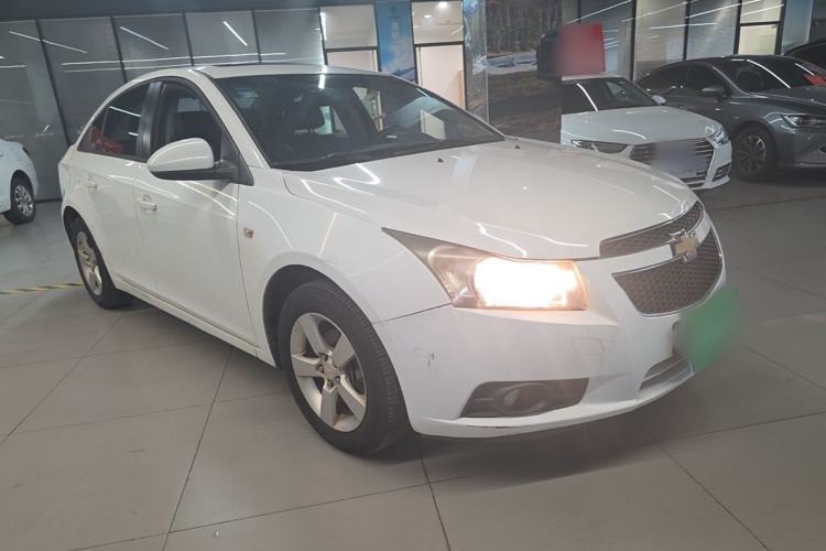 Used Chevrolet Cruze 2013 1.8L SE AT Front Right 45 Deg