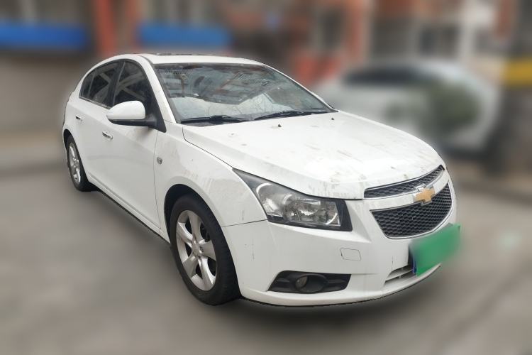 Used Chevrolet Cruze 2013 Hatchback 1.6T Automatic Flagship Model Front Right 45 Deg