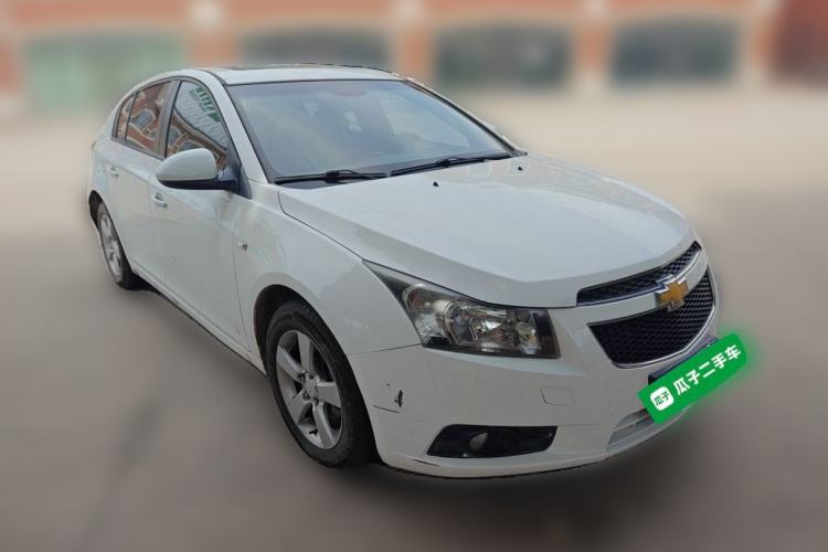 Used Chevrolet Cruze 2013 Hatchback 1.6L Automatic Luxury Model Front Right 45 Deg