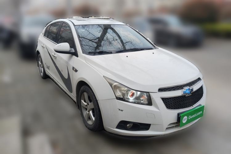 Used Chevrolet Cruze 2013 Hatchback 1.6L Automatic Luxury Model Front Right 45 Deg