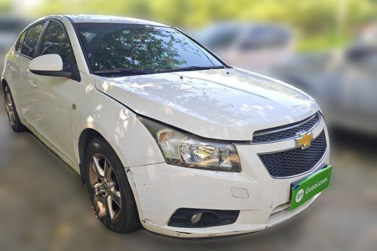 Used Chevrolet Cruze 2013 Hatchback 1.6L Automatic Luxury Model Front Right 45 Deg