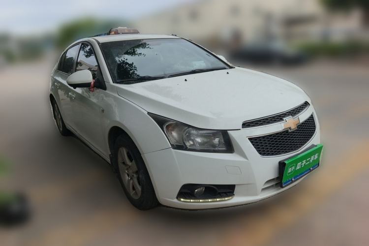 Used Chevrolet Cruze 2013 Hatchback 1.6L Automatic Luxury Model Front Right 45 Deg