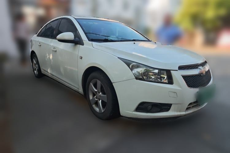 Used Chevrolet Cruze 2013 1.6L SE MT Front Right 45 Deg