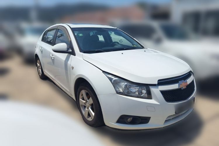Used Chevrolet Cruze 2013 Hatchback 1.6L Automatic Luxury Model Front Right 45 Deg