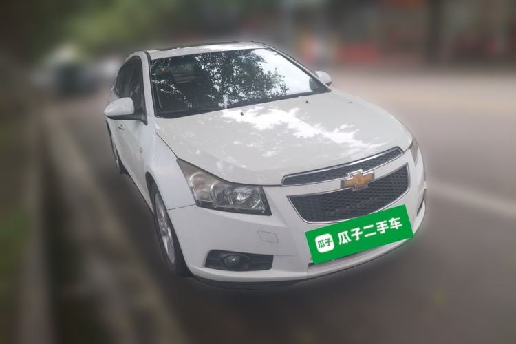 Used Chevrolet Cruze 2013 Hatchback 1.6T Automatic Flagship Model Front Right 45 Deg