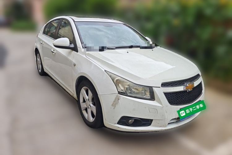 Used Chevrolet Cruze 2013 Hatchback 1.6T Automatic Flagship Model Front Right 45 Deg
