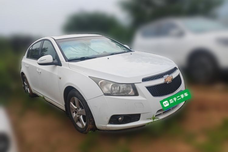 Used Chevrolet Cruze 2013 Hatchback 1.6L Manual Luxury Model Front Right 45 Deg