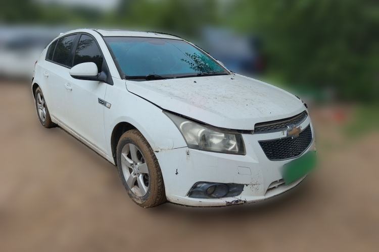 Used Chevrolet Cruze 2013 Hatchback 1.6L Automatic Luxury Model Front Right 45 Deg