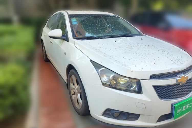 Used Chevrolet Cruze 2013 Hatchback 1.6T Automatic Flagship Model Front Right 45 Deg