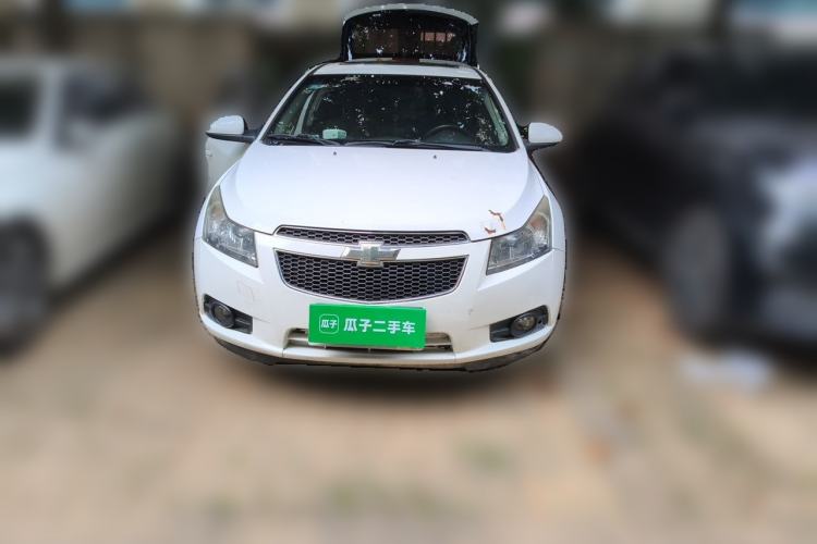Used Chevrolet Cruze 2013 Hatchback 1.6L Automatic Luxury Model Front