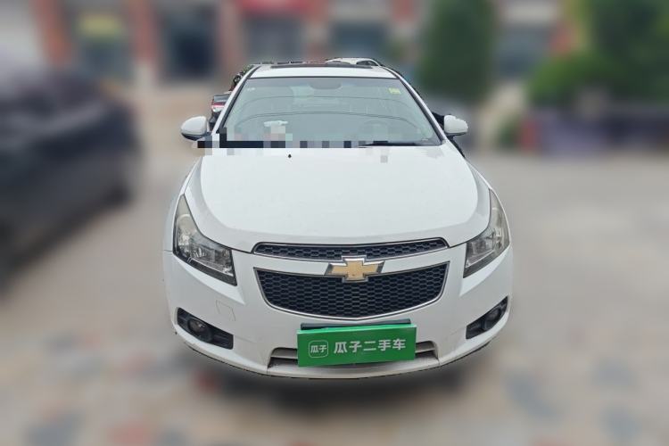 Used Chevrolet Cruze 2013 Hatchback 1.6L Manual Luxury Model Front