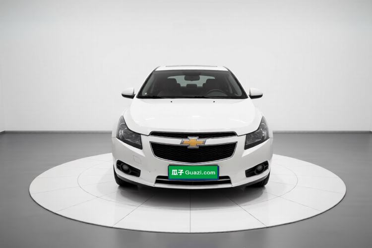 Used Chevrolet Cruze 2013 Hatchback 1.6L Automatic Luxury Model Front