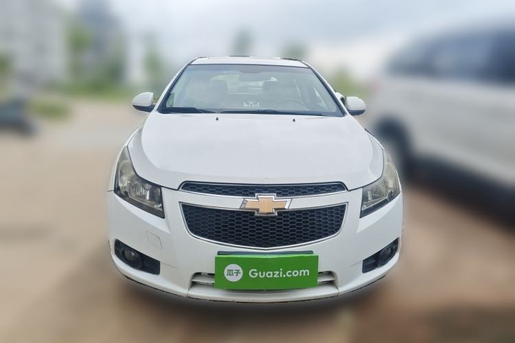 Used Chevrolet Cruze 2013 Hatchback 1.6L Automatic Luxury Model Front