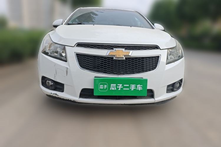 Used Chevrolet Cruze 2013 Hatchback 1.6L Manual Luxury Model Front