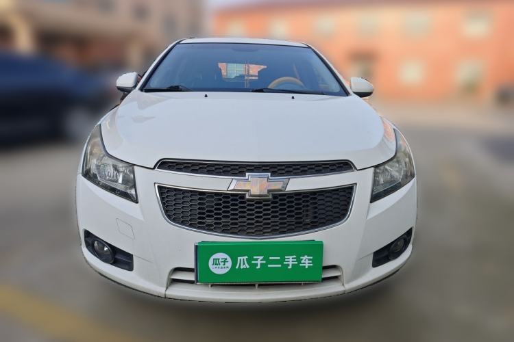 Used Chevrolet Cruze 2013 Hatchback 1.6L Manual Luxury Model Front