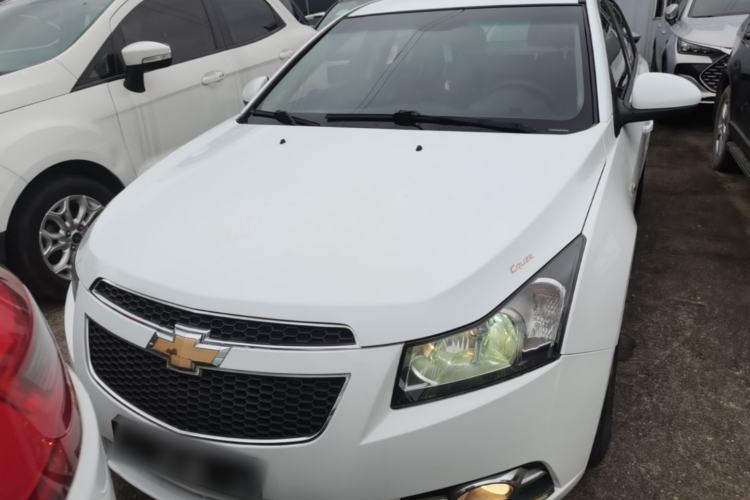 Used Chevrolet Cruze 2013 Hatchback 1.6L Manual Luxury Model Front